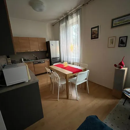 Appartement Raisova 1180 *